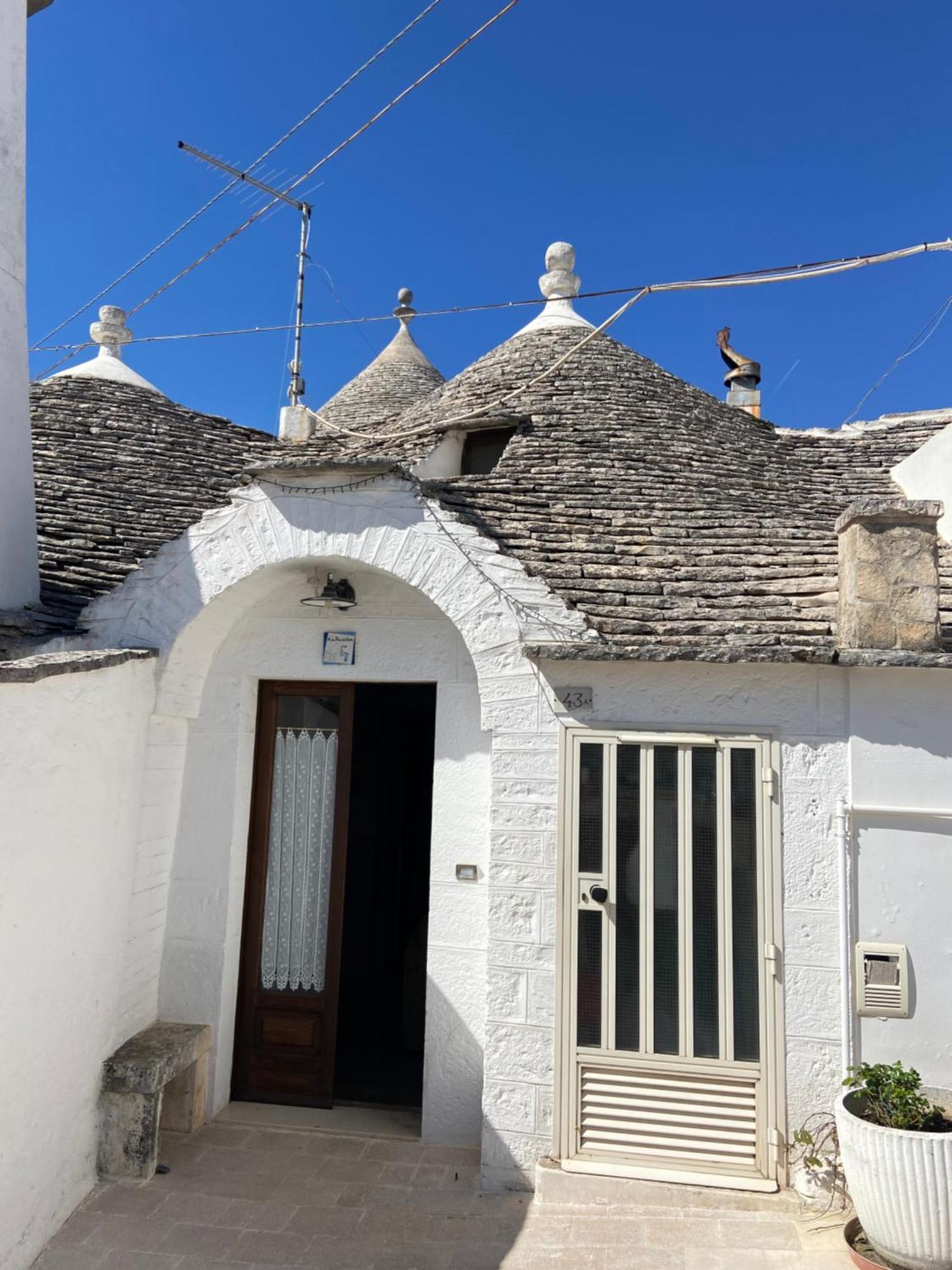 A Due Passi Dal Centro - Trullo Apartment Alberobello Exterior photo